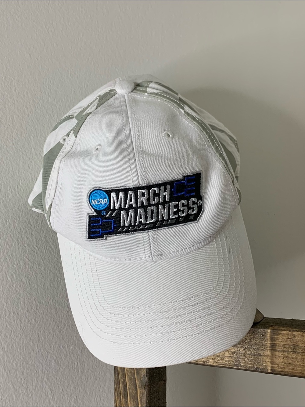 NCAA March Madness White Baseball Cap with Nola 2022 Hat